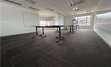 ARRIENDO OFICINA 330 m2 SEMI AMOBLADA  ZONA FINANCIERA CALLE 72