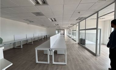 ARRIENDO OFICINA 330 m2 SEMI AMOBLADA  ZONA FINANCIERA CALLE 72