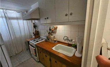 VENTA DE AGRADABLE DEPARTAMENTO EN CUARTA SECCIÓN- CIUDAD DE MENDOZA