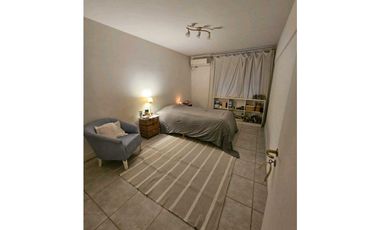 VENTA DE AGRADABLE DEPARTAMENTO EN CUARTA SECCIÓN- CIUDAD DE MENDOZA