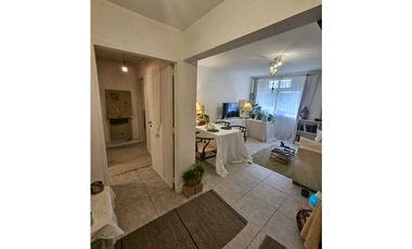 VENTA DE AGRADABLE DEPARTAMENTO EN CUARTA SECCIÓN- CIUDAD DE MENDOZA