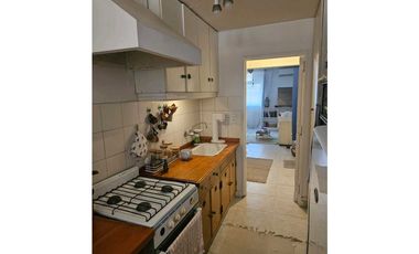 VENTA DE AGRADABLE DEPARTAMENTO EN CUARTA SECCIÓN- CIUDAD DE MENDOZA