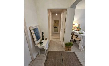 VENTA DE AGRADABLE DEPARTAMENTO EN CUARTA SECCIÓN- CIUDAD DE MENDOZA