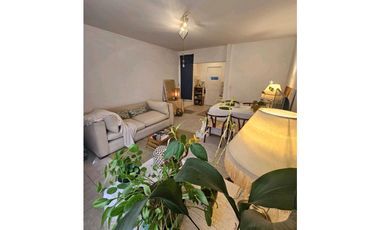 VENTA DE AGRADABLE DEPARTAMENTO EN CUARTA SECCIÓN- CIUDAD DE MENDOZA