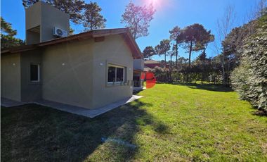 Casa en Venta - Barrio lamos - A Estrenar - Moderna y Luminosa