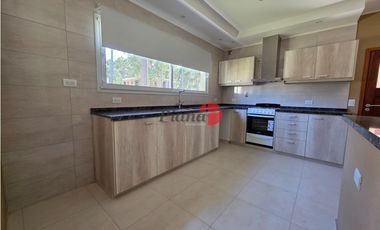 Casa en Venta - Barrio lamos - A Estrenar - Moderna y Luminosa