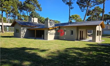 Casa en Venta - Barrio lamos - A Estrenar - Moderna y Luminosa