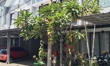 Dikontrakkan Rumah 2 Lantai di Pusat Kota Karawang