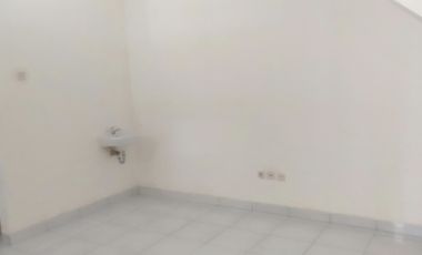 Dikontrakkan Rumah 2 Lantai di Pusat Kota Karawang
