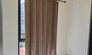 Dikontrakkan Rumah 2 Lantai di Pusat Kota Karawang