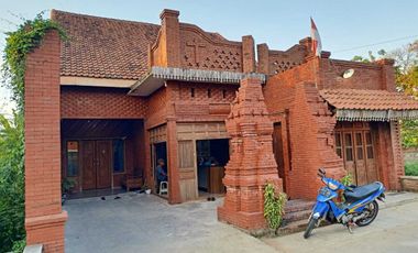 RUMAH DI DESA MENANGGAL, MOJOSARI MOJOKERTO