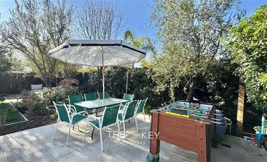 Casa en Venta en Av. Jose Rabat - Cond. Los Robles