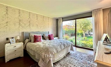 Casa en Venta en Av. Jose Rabat - Cond. Los Robles