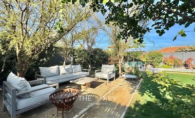 Casa en Venta en Av. Jose Rabat - Cond. Los Robles