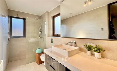 Casa en Venta en Av. Jose Rabat - Cond. Los Robles
