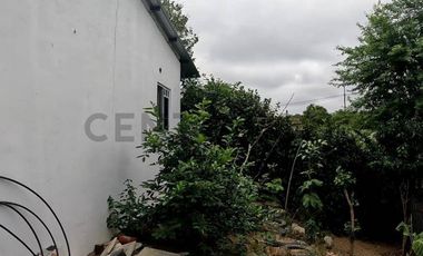 ¡Vivienda de lujo en venta con piscina y suites privadas!