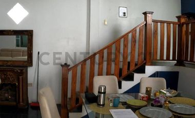 ¡Vivienda de lujo en venta con piscina y suites privadas!