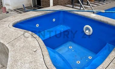 ¡Vivienda de lujo en venta con piscina y suites privadas!