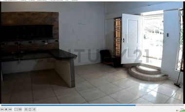 ¡Vivienda de lujo en venta con piscina y suites privadas!