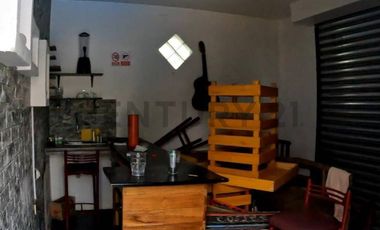 ¡Vivienda de lujo en venta con piscina y suites privadas!