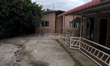 ¡Vivienda de lujo en venta con piscina y suites privadas!