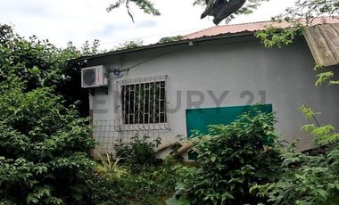 ¡Vivienda de lujo en venta con piscina y suites privadas!