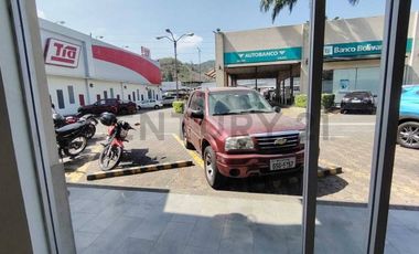 ALQUILO LOCAL COMERCIAL EN CENTRO COMERCIAL AL SUR/OESTE DE GUAYAQUIL
