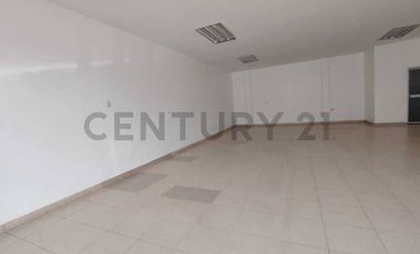 ALQUILO LOCAL COMERCIAL EN CENTRO COMERCIAL AL SUR/OESTE DE GUAYAQUIL