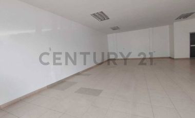 ALQUILO LOCAL COMERCIAL EN CENTRO COMERCIAL AL SUR/OESTE DE GUAYAQUIL