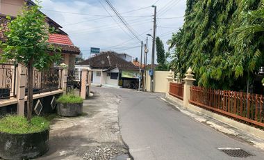 DI JUAL TANAH LUAS, MURAH DI KRICAK, DEKAT TUGU JOGJA