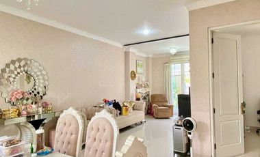 Include Furnished rumah  mewah graha candi golf