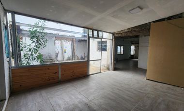 Casa en  Ovidio Lagos a metros de Av. Almafuerte