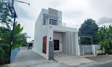 Rumah Baru 2 lantai Strategis Siap Huni di Griya Buana Asri Potorono