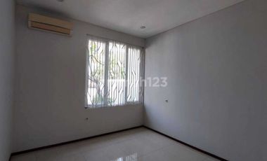 rumah mewah seteran tengah kota SIAP HUNI