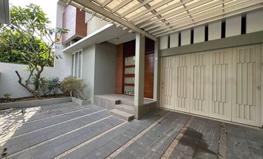 rumah mewah seteran tengah kota SIAP HUNI