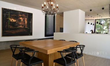 Casa en  venta Costa Esmeralda barrio Deportivo con piscina impecable