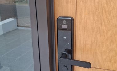 Rumah 2 lantai selangkah dari toll Pamulang