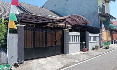 rumah luas bersih bagus dekat uns moewardi dr oen