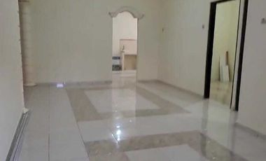 rumah luas bersih bagus dekat uns moewardi dr oen