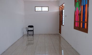 Disewakan Rumah 5 BR dekat Summarecon Bekasi