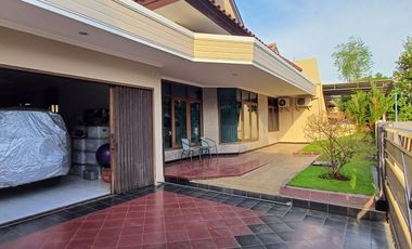 Rumah Besar Semi Furnise Dekat AKPOL Di Permata Semeru Siap Pakai