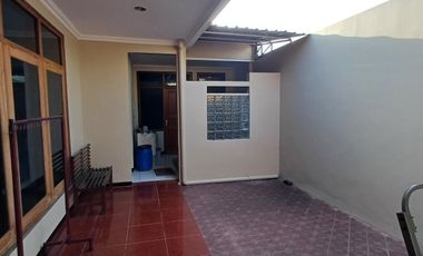 Rumah Besar Semi Furnise Dekat AKPOL Di Permata Semeru Siap Pakai