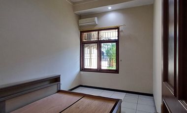 Rumah Besar Semi Furnise Dekat AKPOL Di Permata Semeru Siap Pakai