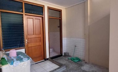 Rumah Besar Semi Furnise Dekat AKPOL Di Permata Semeru Siap Pakai