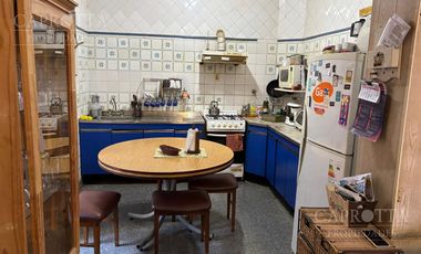 CASA EN VENTA LOTE PROPIO 8,66 X 26