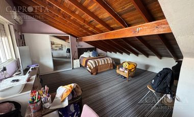 CASA EN VENTA LOTE PROPIO 8,66 X 26