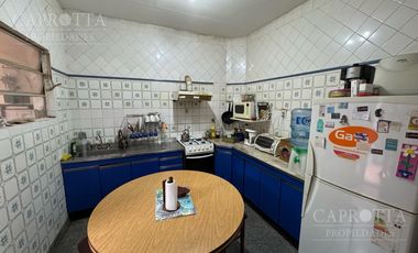 CASA EN VENTA LOTE PROPIO 8,66 X 26