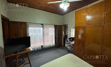 CASA EN VENTA LOTE PROPIO 8,66 X 26