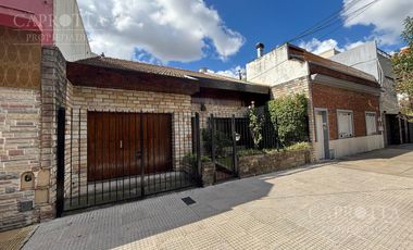 CASA EN VENTA LOTE PROPIO 8,66 X 26