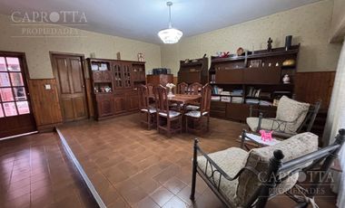 CASA EN VENTA LOTE PROPIO 8,66 X 26